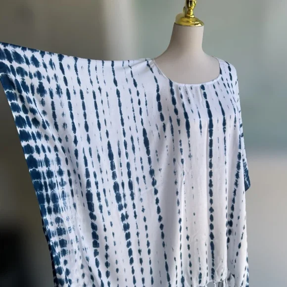 0080/ White and Blue Tie Dye  Poncho with fringed, Short Kaftan - Picture 3 of 6